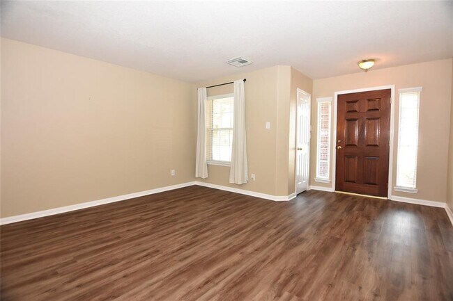 Foto del edificio - 9619 Babbling Spring Ct
