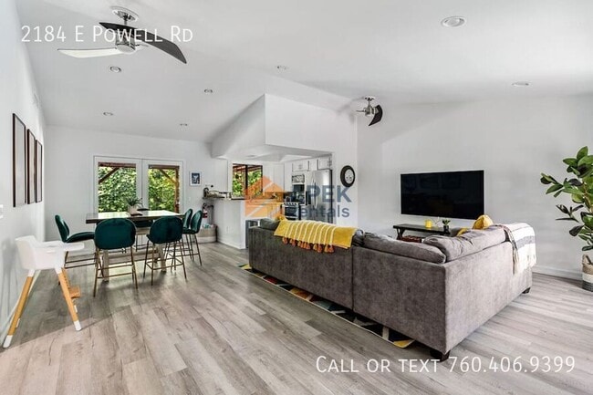 Foto del edificio - 2184 E Powell Rd