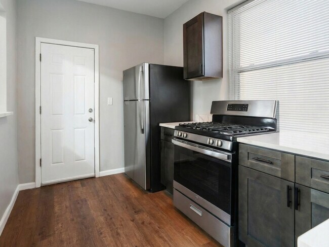 Foto del edificio - 5431 S Indiana Ave