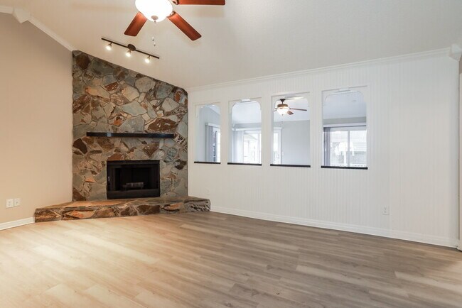 Building Photo - 1755 Farm Way