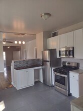 Building Photo - 48 W 21st St