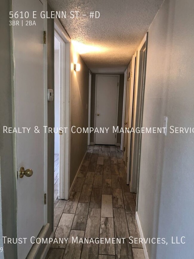 Building Photo - 3 Bedroom across from Ft. Lowell Park