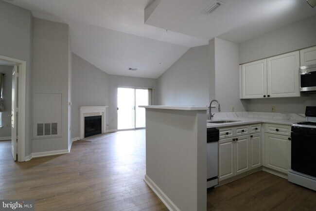 Foto del edificio - 2204 Westcourt Ln