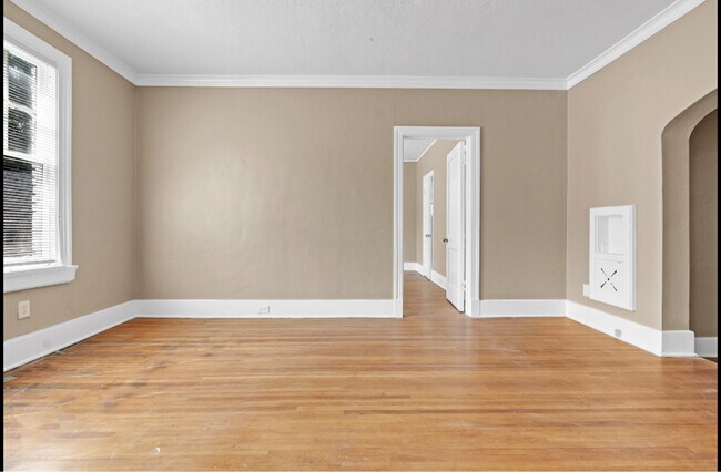 Foto del edificio - 665 E Pkwy S