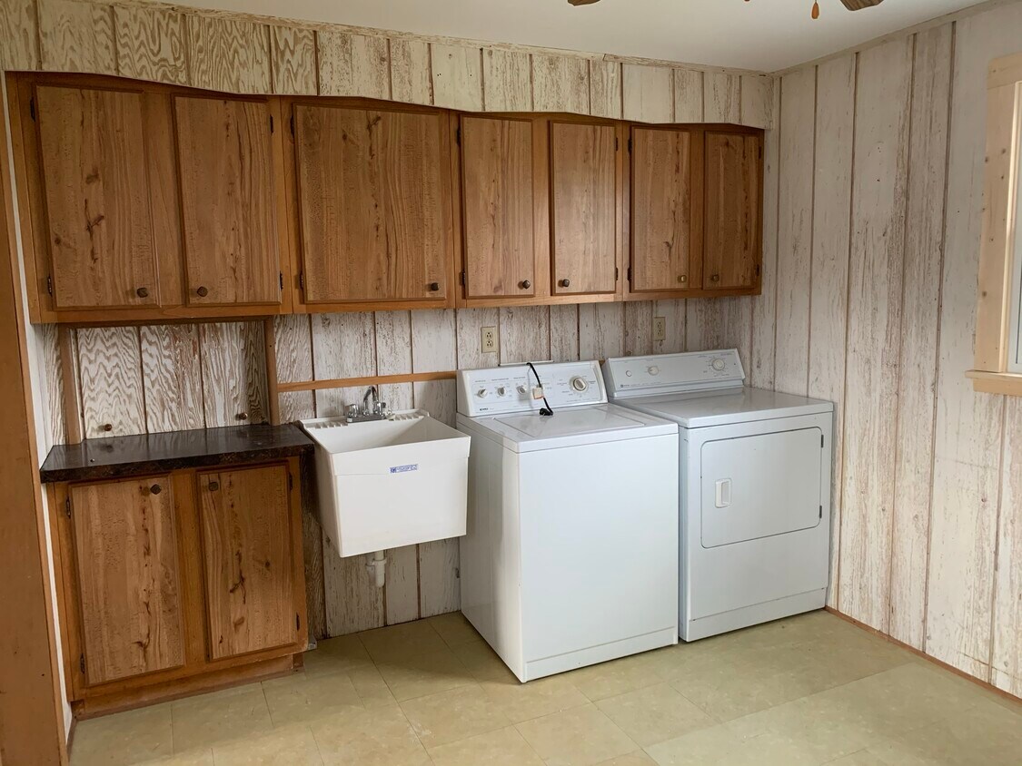 200 W High St, Orangeville, IL 61060 House Rental in Orangeville, IL