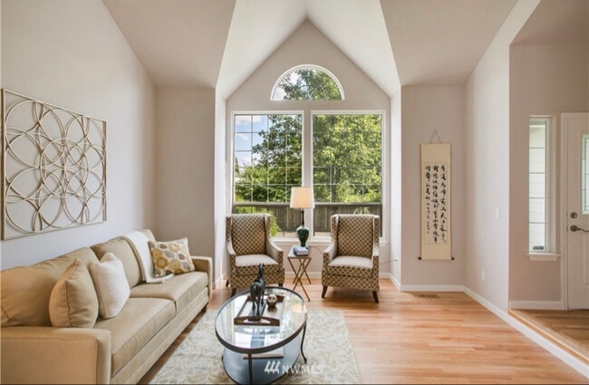 Building Photo - 5514 NE 3rd Ln