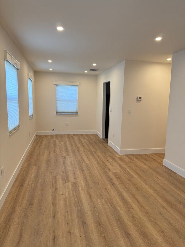 Photo - 133 Truxton Dr House