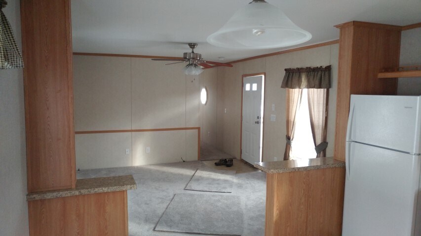 Building Photo - 12 Circle Dr