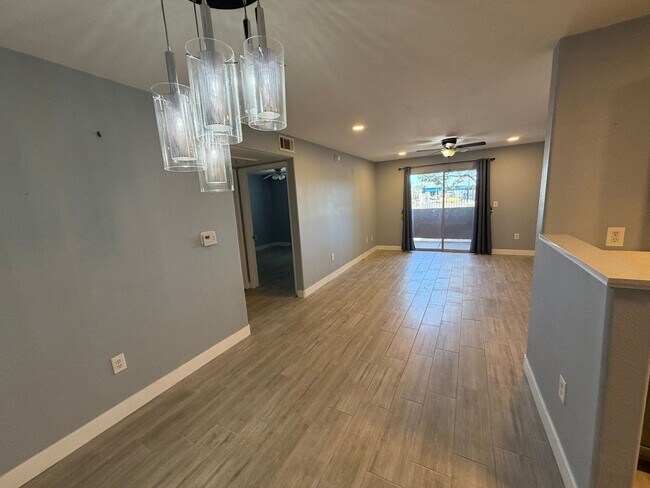 Foto del edificio - **COMING SOON** Beautiful 1 Bedroom Ground Floor Condo in Gated Silverado Ranch Community