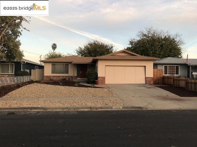 Building Photo - 1505 Tulip Dr