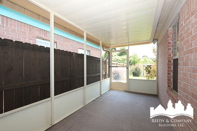 Foto del edificio - 1092 Cross Wood Ln