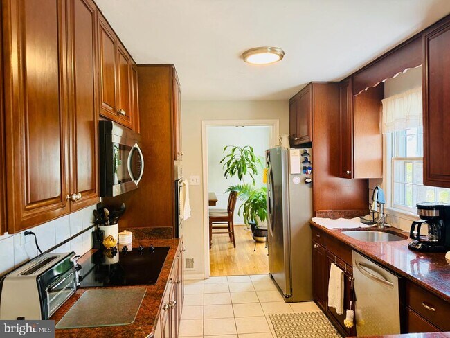 Foto del edificio - 3810 Lynn Regis Ct