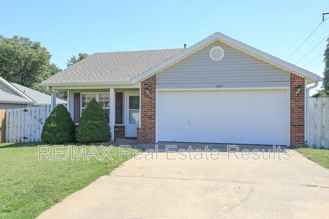 Foto del edificio - 829 SW Arrowhead Dr