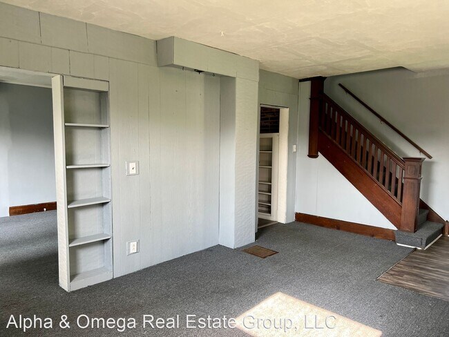 Building Photo - 3 br, 1 bath House - 415 W. 4th St.