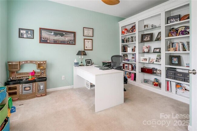 Foto del edificio - 7038 Church Wood Ln