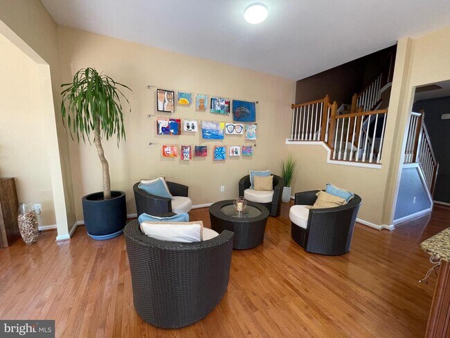 Foto del edificio - 22098 Avonworth Square