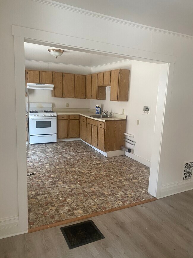 Foto del edificio - 6984 Ridge Rd