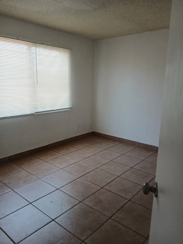 Foto del edificio - 2308 E Broadway Rd