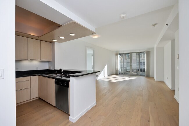 Building Photo - 219 Brannan St