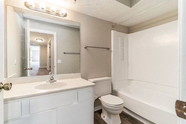 Building Photo - 2083 Park Run Dr