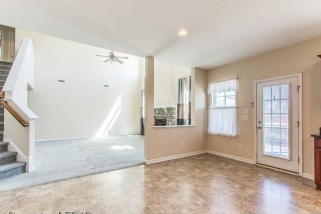 Building Photo - 4 bd/ 2.5 ba located MINUTES from Fort Bra...