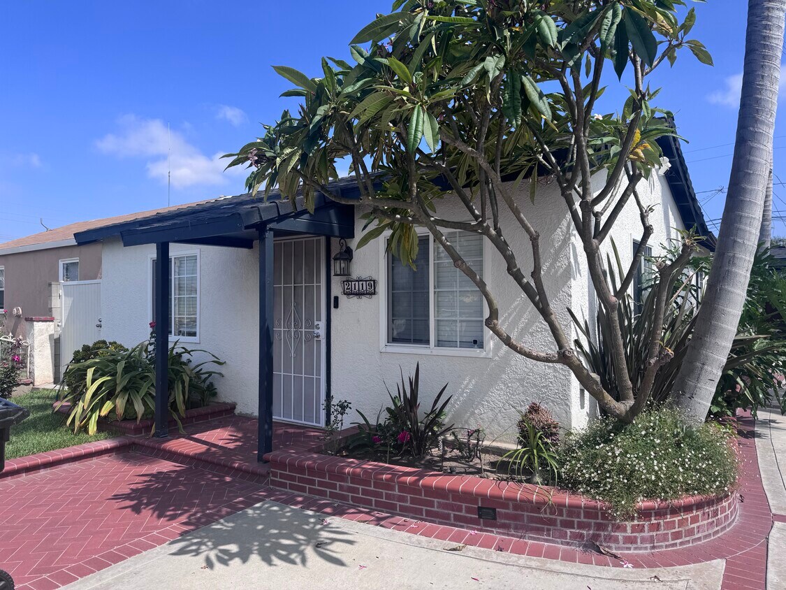 Foto principal - 2119 W Columbia St