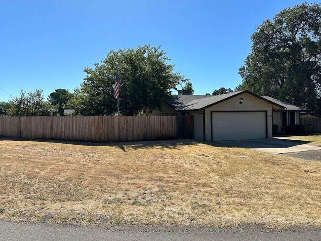 Building Photo - Well maintained home in desireable Cottonw...