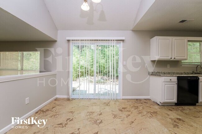 Foto del edificio - 6388 Phillips Ct