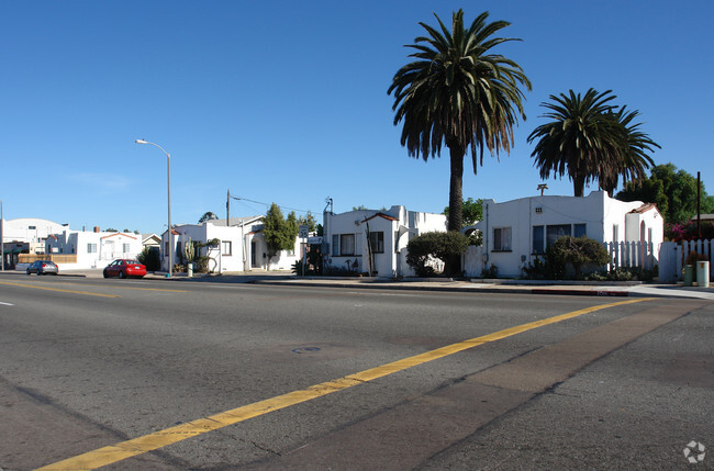 Building Photo - 2643-2701 Highland Ave