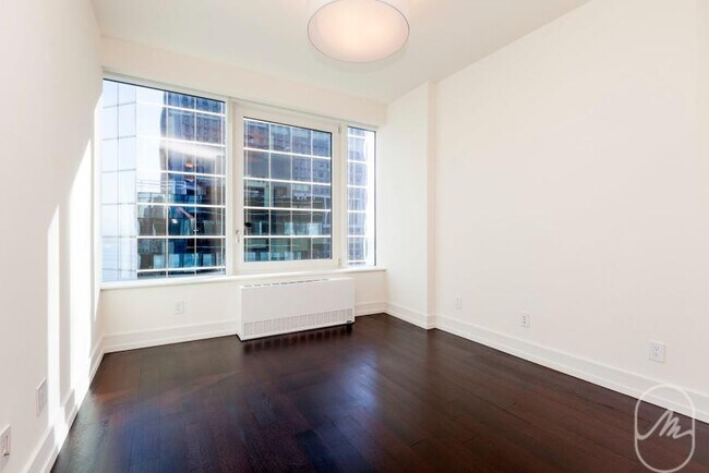 Building Photo - 2 bedroom in New York NY 10004