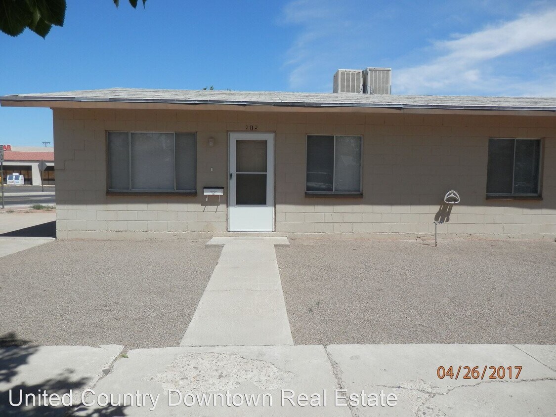 2 br, 1 bath House 915 S. Platinum Ave. House Rental in Deming, NM