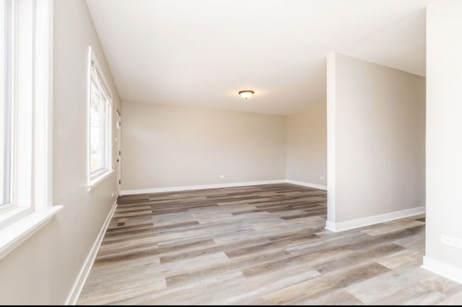 Building Photo - 1362 Greenbay Ave