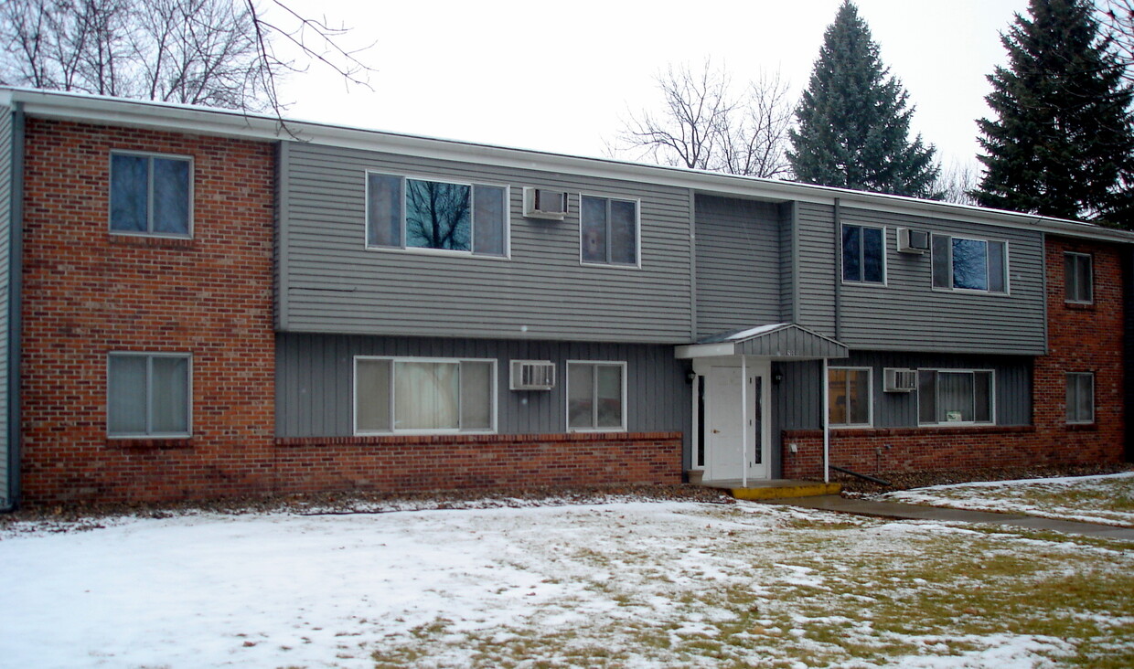 Primary Photo - 200 2nd St W