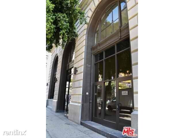Foto principal - 744 S Hill St