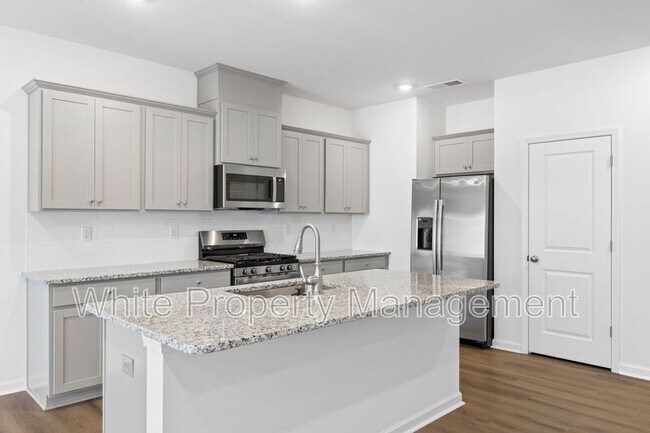 Building Photo - 745 Lock Haven Dr NW