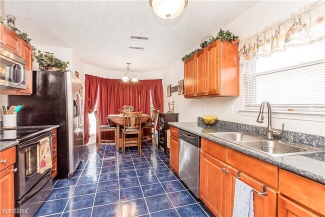 Building Photo - 4 br, 2 bath House - 6991 Ridgefield Dr