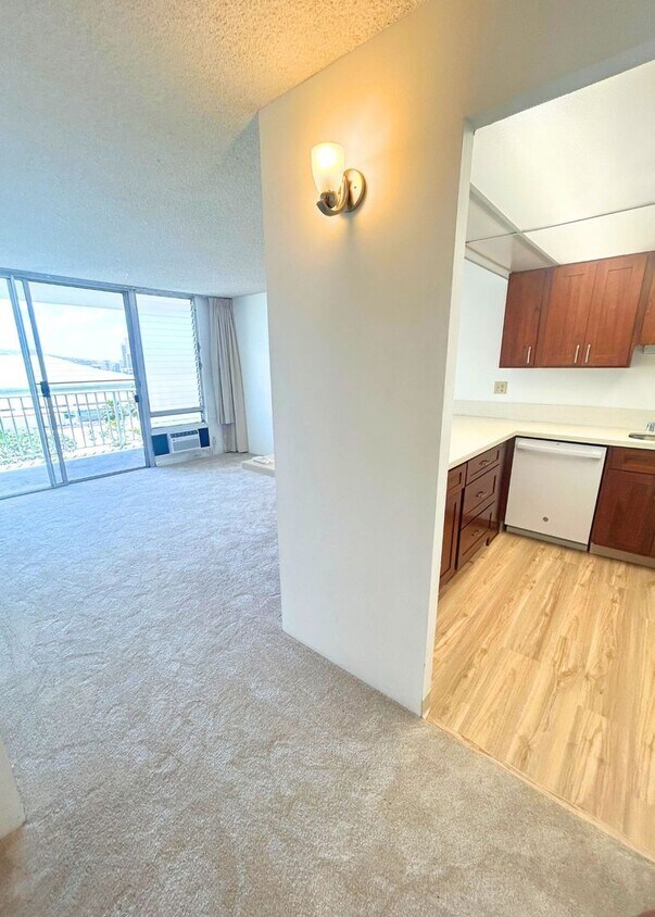 Foto principal - ATKINSON PLAZA 16TH FLOOR UPGRADED STUDIO ...