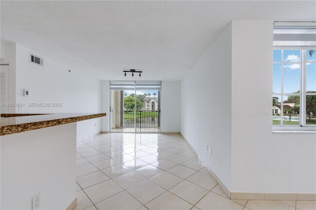 Foto del edificio - 4350 NW 107th Ave