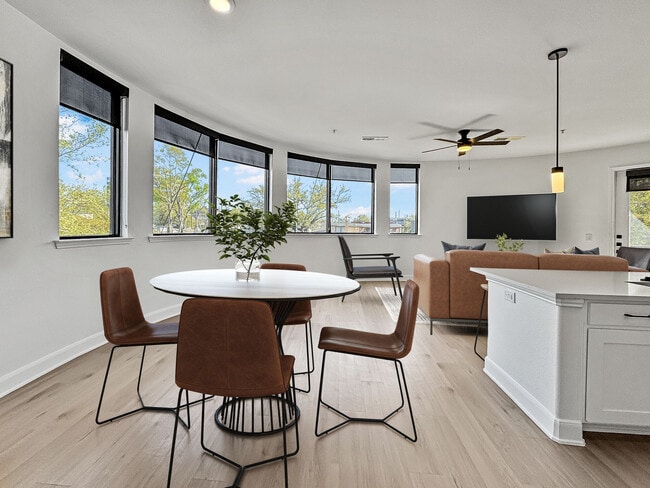 Building Photo - Instrata Upper Kirby