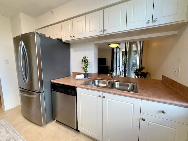 Building Photo - 2025 Lavers Cir