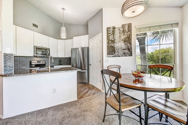 Foto del edificio - 7470 Highway 1