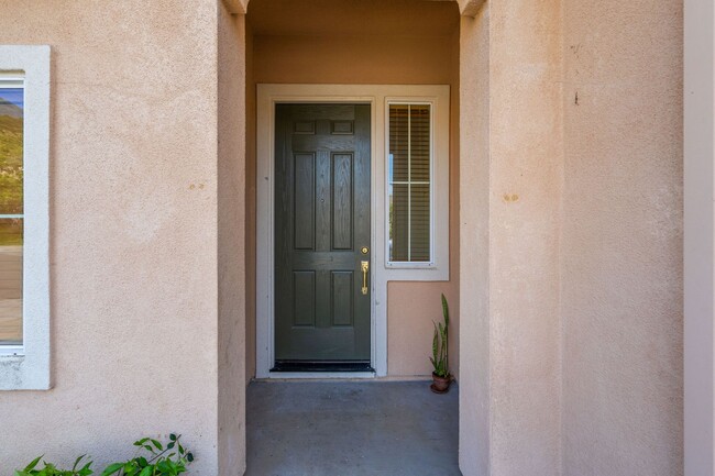 Foto del edificio - Spacious 3-Bed, 2-Bath Single Level Home