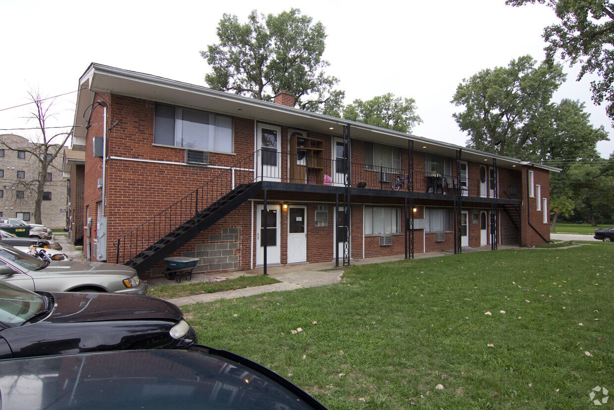 3913 Haas Ave, Lyons, IL 60534 Apartments in Lyons, IL