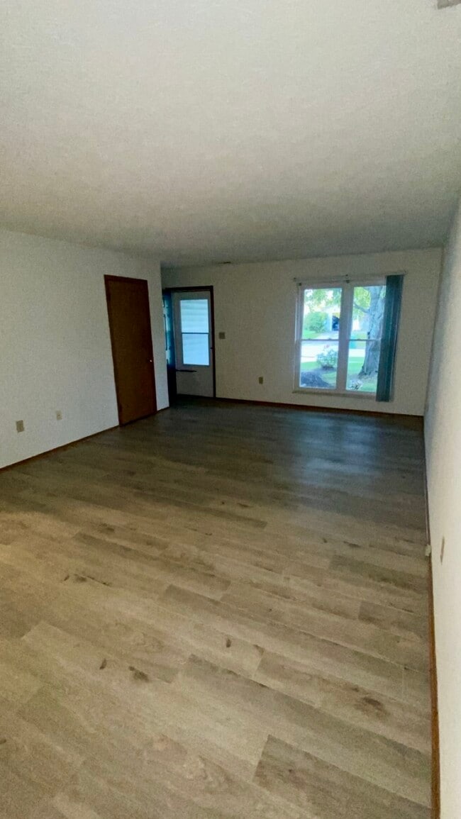 Foto del edificio - 525 Rosehill Dr