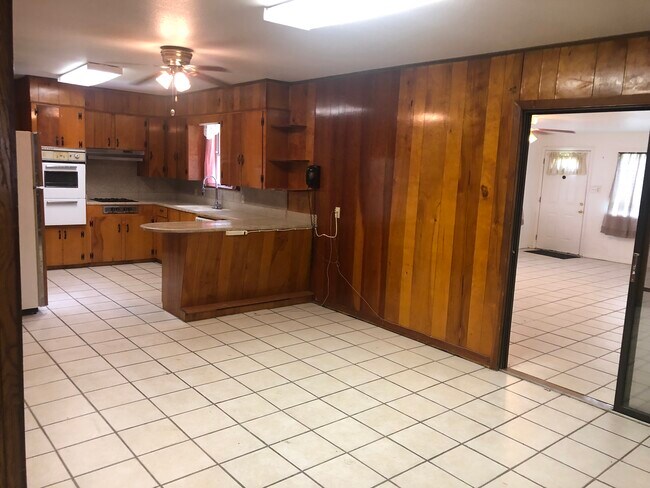 Foto del edificio - 166 Flournoy Lucas Rd