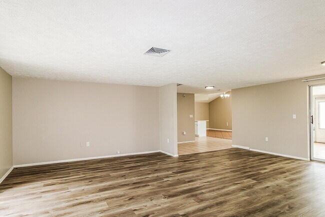 Foto del edificio - 7043 Fireside Dr