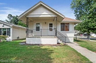 Building Photo - 1102 S Wilson Ave