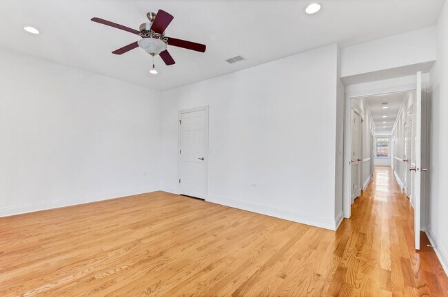 Foto del edificio - 3355 N Clark St