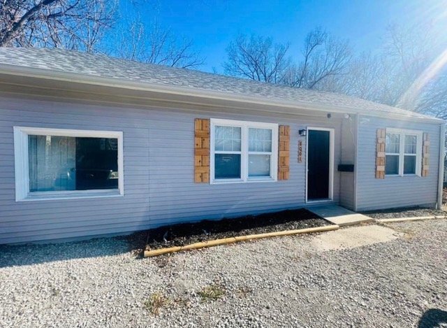 Foto principal - Charming 3 Bedroom Home in Kansas City - M...