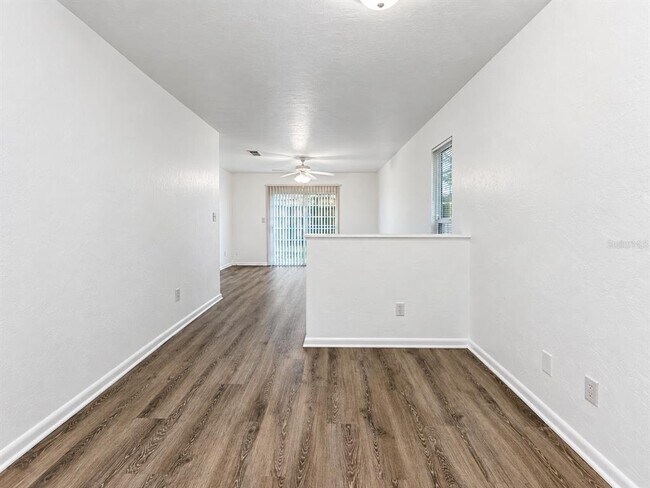 Building Photo - 6207 SW 11th Pl